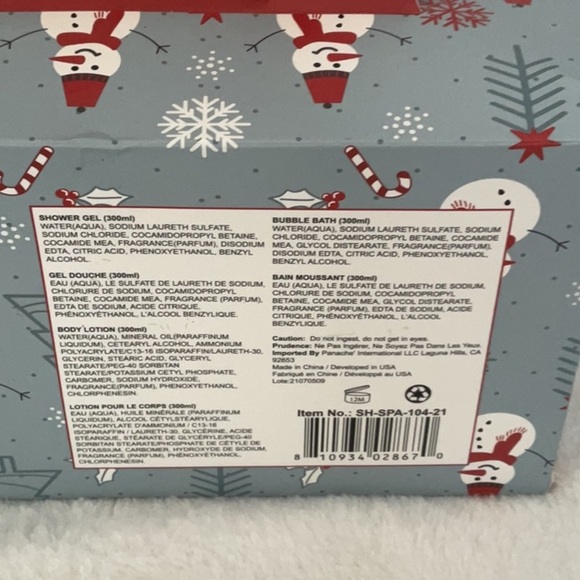 Fa La La Bath Set - Red, White, Cream - Picture 3 of 4